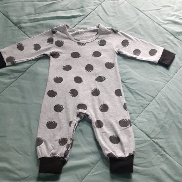 Baby Long Sleeve Bodysuits Footies Lot Of 4 Sizes 0-3-6 Months Taco/Burger - Picture 9 of 13